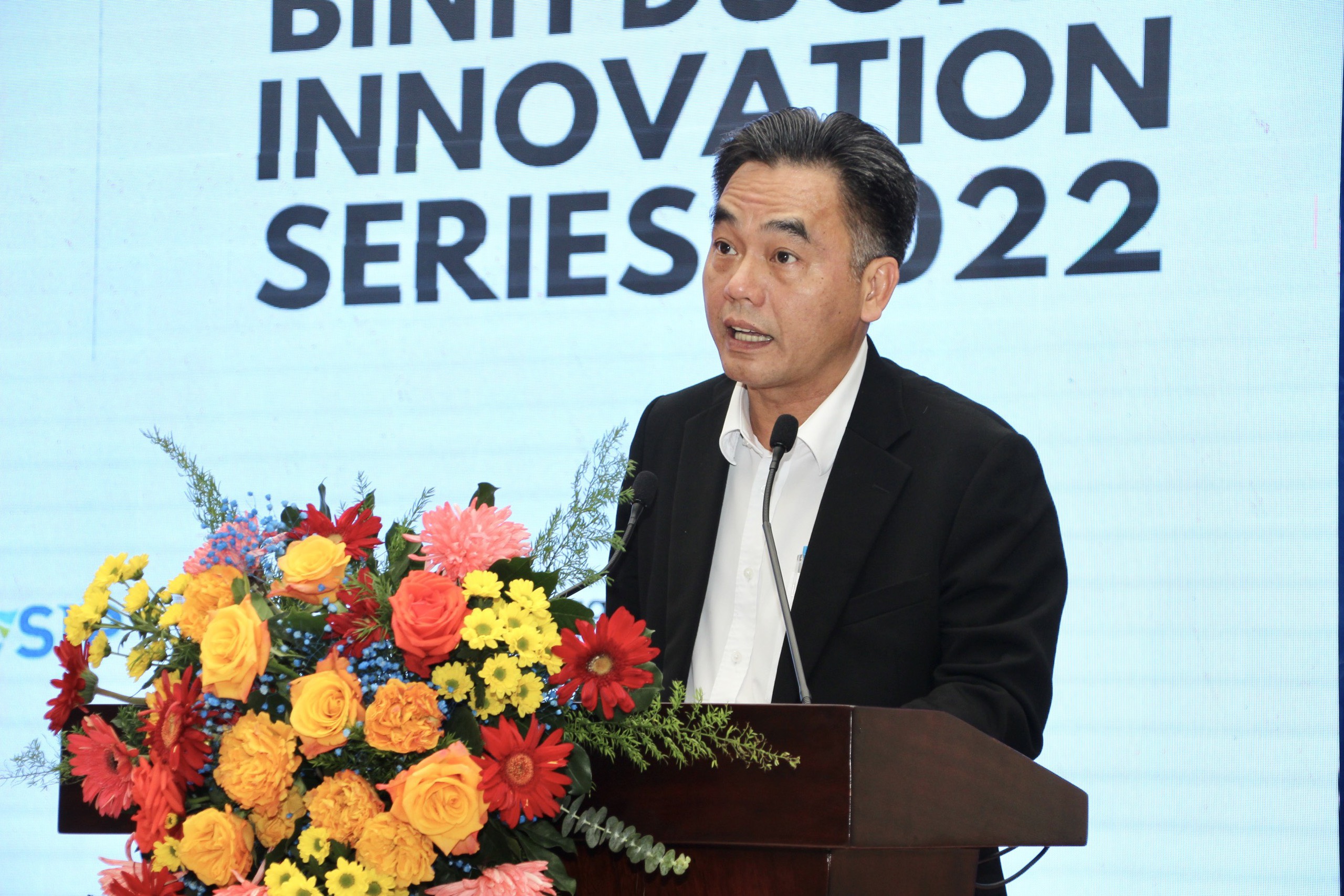 Đồng chí Nguyễn Lộc Hà, Phó Chủ tịch UBND tỉnh Bình Dương phát biểu tại hội thảo.